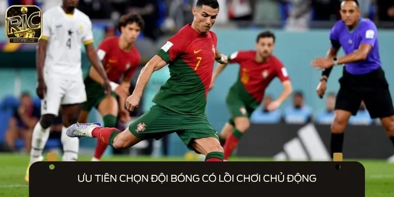 Hàng thủ có lối chơi chủ động có khả năng thắng kèo đội ghi bàn trước
